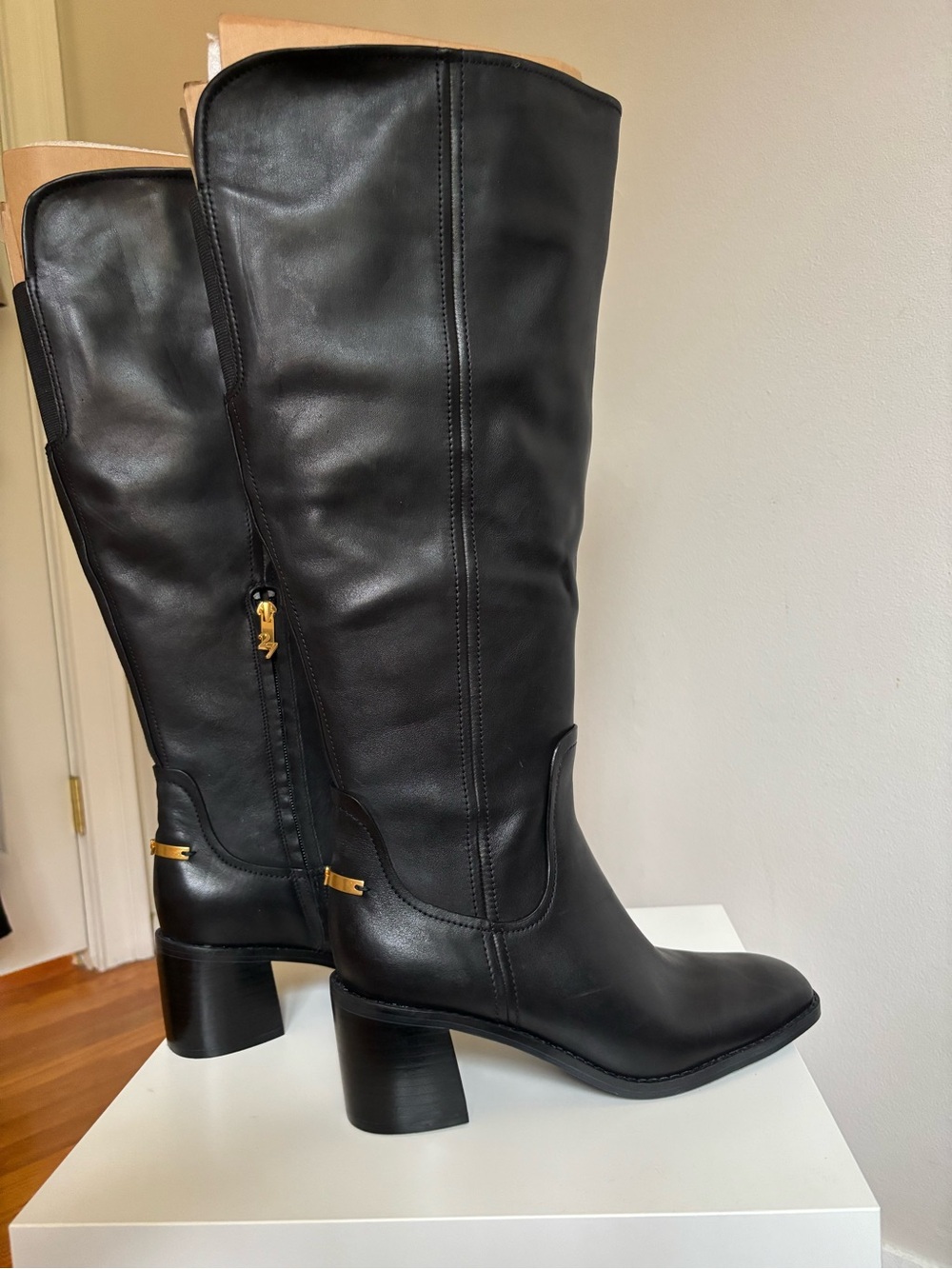 Naturlizer 27 Edit Women's Black knee high Leather Boots with Gold Accents sz8
